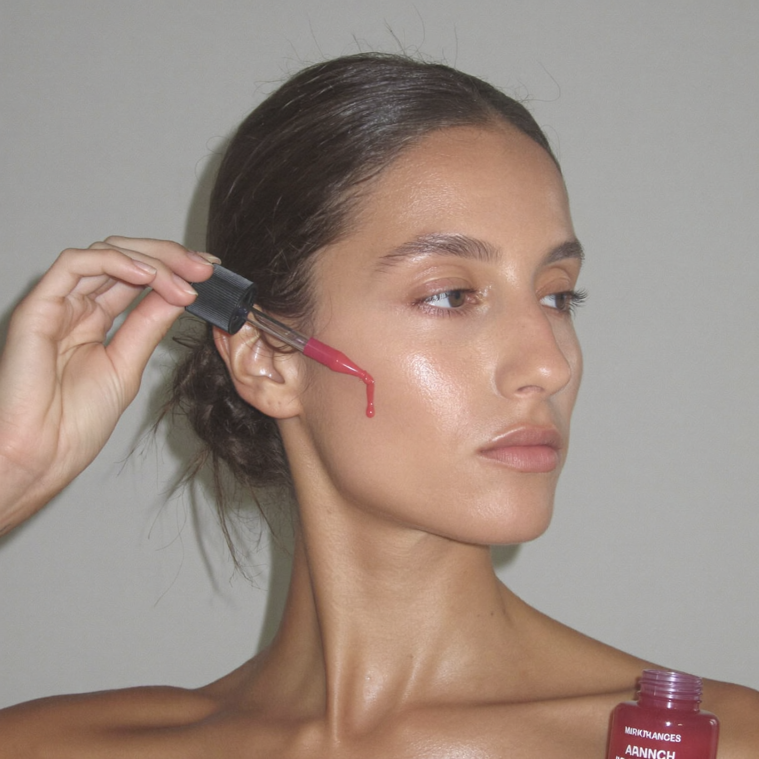 Niacinamide for Dull or Uneven Skin: What It Does and How to Use It