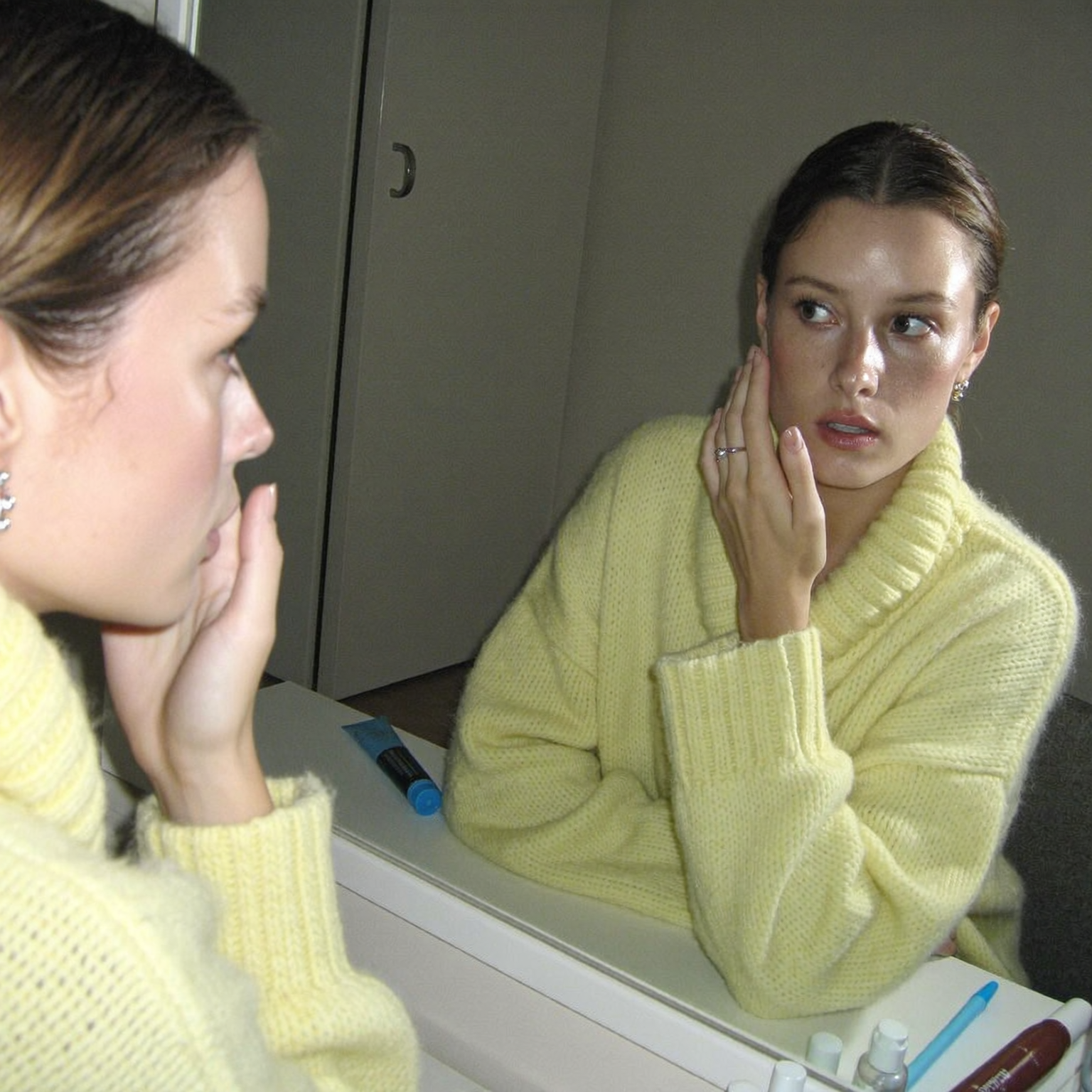Why Your Skin Feels Dry but Not Dry: Dehydrated Skin Explained